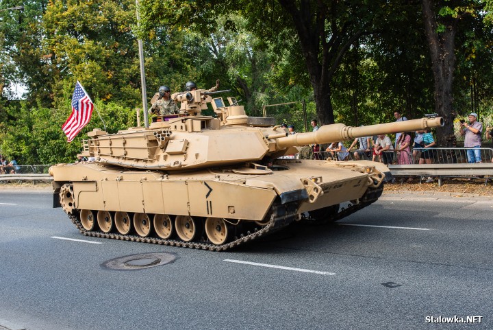 Defilada Wojska Polskiego na warszawskiej Wisłostradzie.