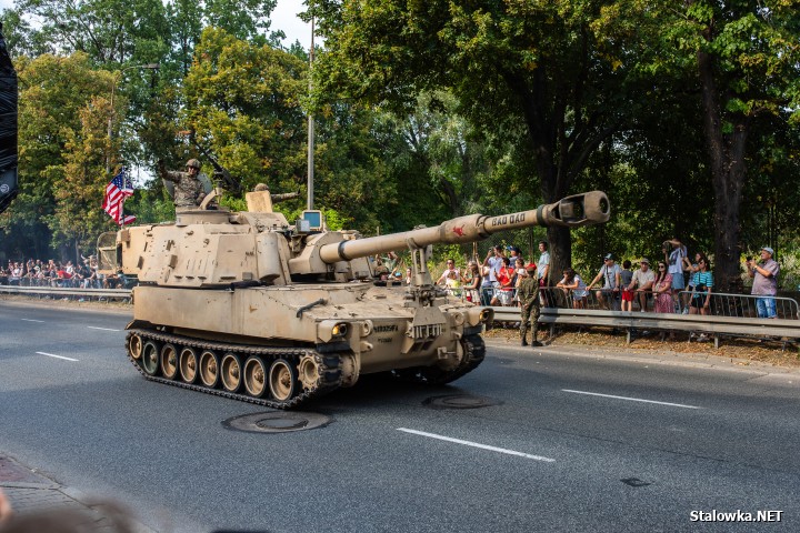 Defilada Wojska Polskiego na warszawskiej Wisłostradzie.