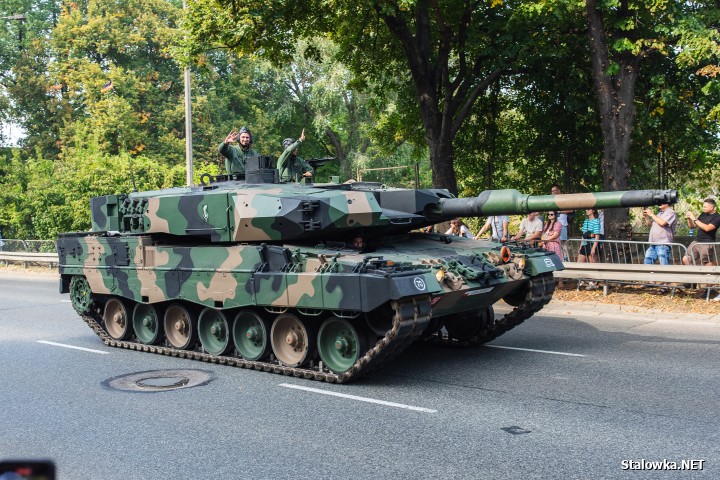 Defilada Wojska Polskiego na warszawskiej Wisłostradzie.