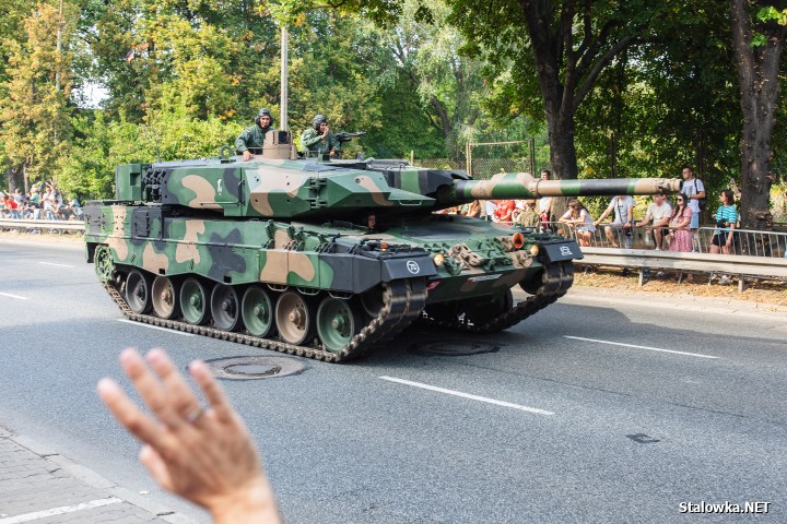 Defilada Wojska Polskiego na warszawskiej Wisłostradzie.