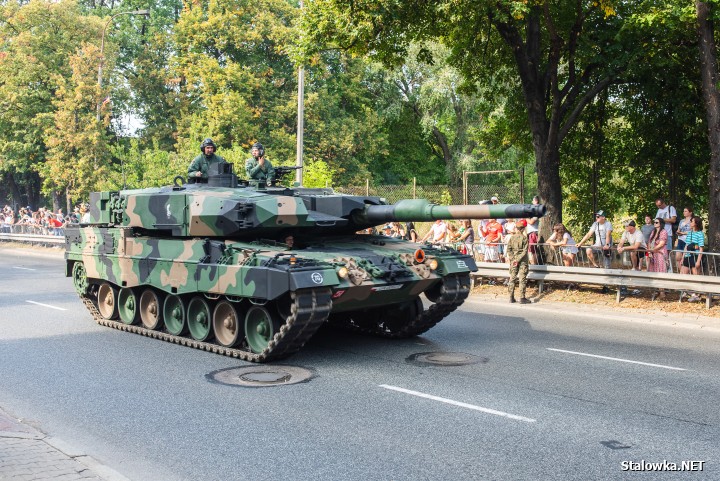 Defilada Wojska Polskiego na warszawskiej Wisłostradzie.