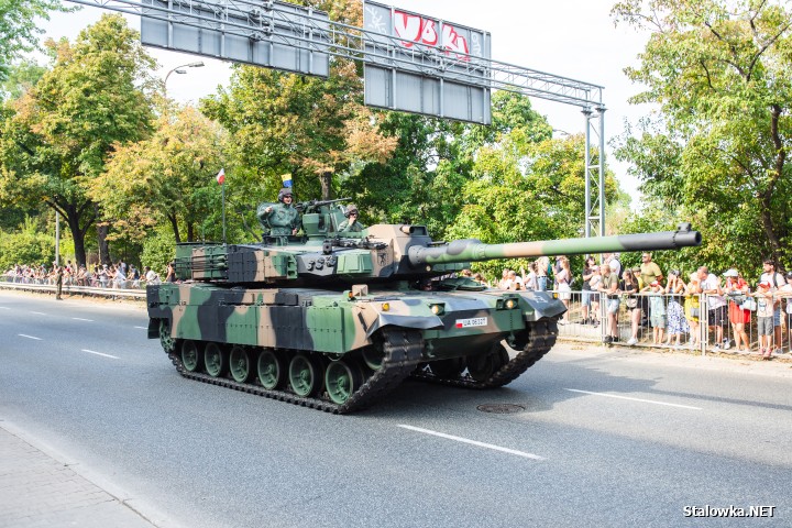 Defilada Wojska Polskiego na warszawskiej Wisłostradzie.