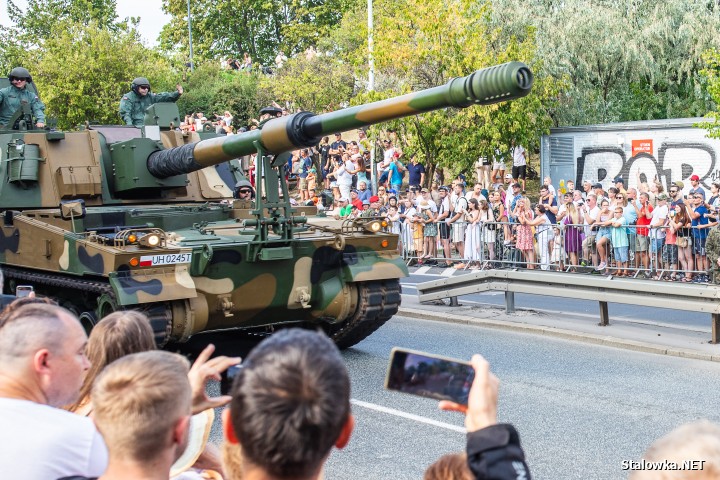 Defilada Wojska Polskiego na warszawskiej Wisłostradzie.