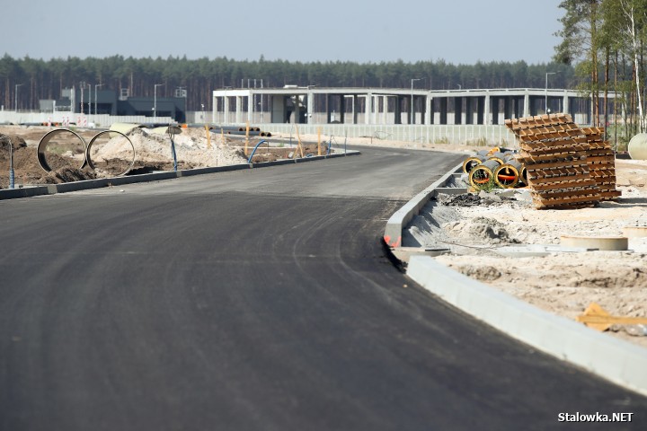 W Stalowej Woli trwa budowa dróg wraz z niezbędną infrastrukturą na terenie nowej strefy gospodarczej.