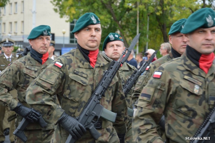 Niżańscy saperzy obchodzili swoje święto na Placu Piłsudskiego.