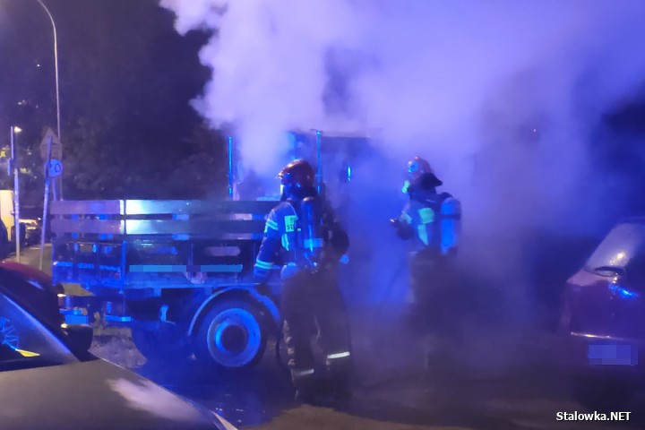 Pożar gorącego samochodu na Alejach w Stalowej Woli.