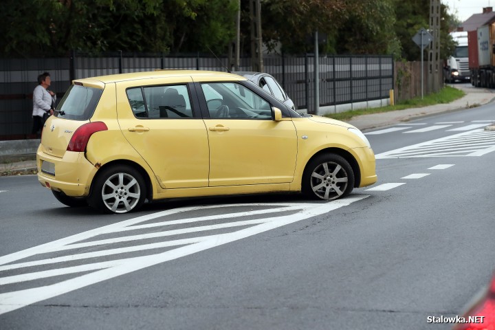 DK77: Wypadek w Turbi. Zderzyły się dwa auta. 1 osoba ranna.