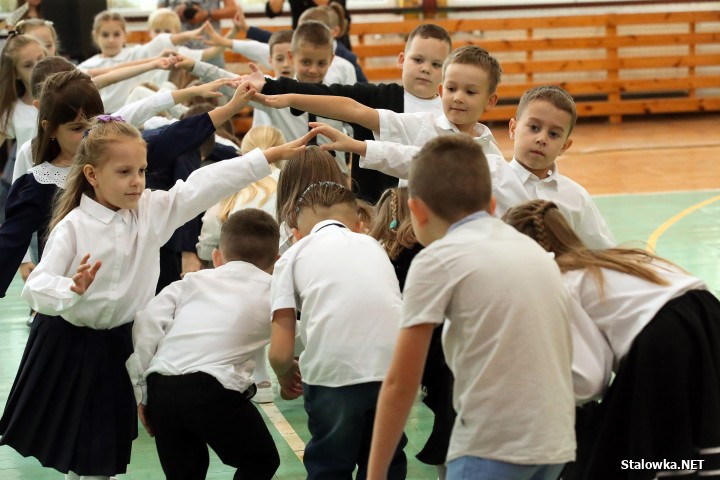 Pasowanie na ucznia w PSP nr 2 w Stalowej Woli.