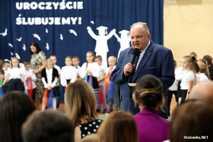 Pasowanie na ucznia w PSP nr 2 w Stalowej Woli.