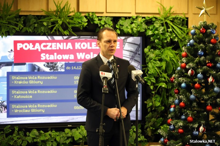 15 grudnia wchodzi w życie nowy rozkład jazdy PKP. Niestety nie jest on korzystny dla powiatów: stalowowolskiego i niżańskiego, o czym mówił poseł Rafał Weber (PiS), podsumowując rok rządów premiera Donalda Tuska.