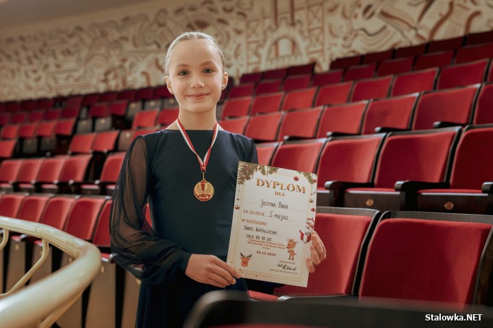 I miejsce w kategorii taniec współczesny - solo podczas Ogólnopolskiego Festiwalu Tańca Białobrzeski Christmas Dance przypadł Justynie Brak z Teatru Tańca Flow.