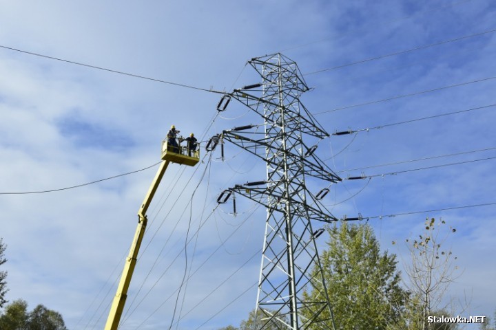 1167 odbiorców energii elektrycznej z odczuło wielokrotne przerwy.