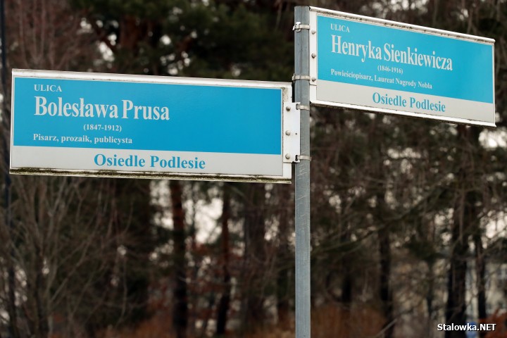 Około godz. 7:00 na zielonym skwerze za pawilonami handlowymi Jubilat jeden z przechodniów ujawnił leżącego, nie dającego oznak życia dorosłego mężczyznę. 