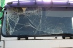 DK77: wypadek z udziałem ciężarówki, busa i osobówki.