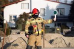DK77: wypadek z udziałem ciężarówki, busa i osobówki.