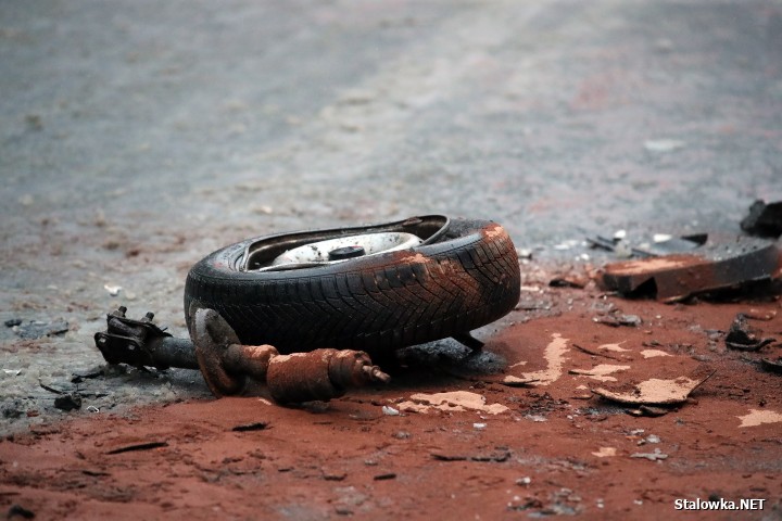 DW-871: wypadek trzech aut.