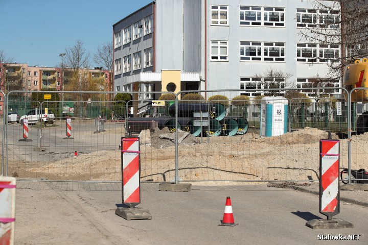 Największe prace są obecnie prowadzone na osiedlu Poręby w pobliżu obiektów oświatowych.