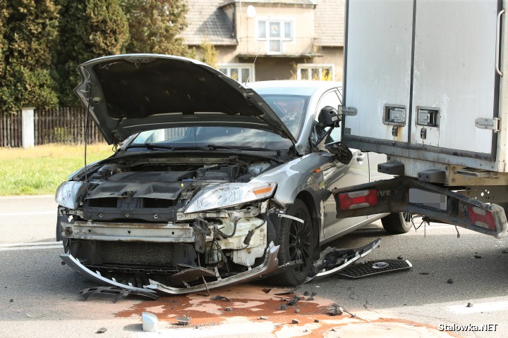 Zderzenie trzech pojazdów na pograniczu Stalowej Woli i Niska.