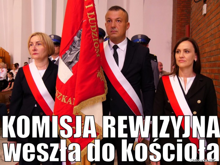 Od lewej: przewodnicząca Rady Miasta w Stalowej Woli Agata Krzek (PiS), przewodniczący Komisji Rewizyjnej Piotr Rut (PiS) oraz jej sekretarz Ilona Kaczmarek (PiS).
