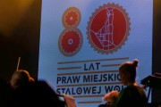  maja radni miejscy na uroczystej sesji, która odbyła się w Miejskim Domu Kultury w Stalowej Woli przyjęli stanowisko z okazji 80. rocznicy nadania praw miejskich Stalowej Woli.