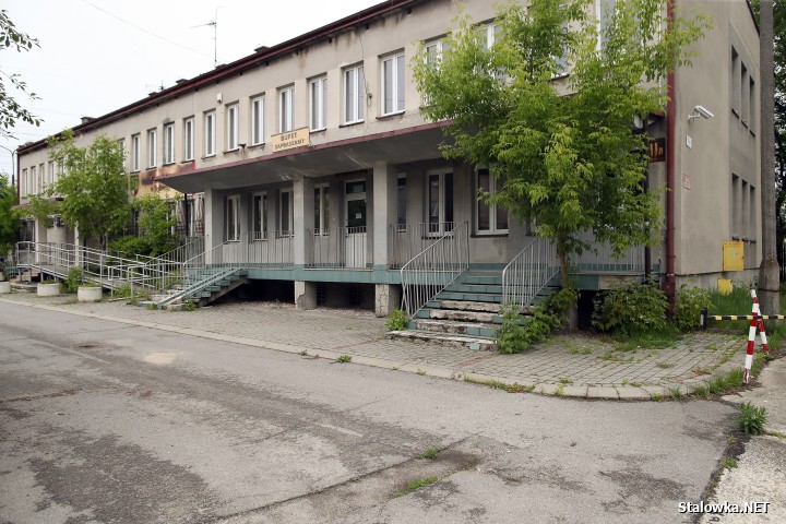 Budynek na ulicy Energetyków 11A w Stalowej Woli to dawny budynek Sądu Rejonowego, gdzie mieścił się Wydział Ksiąg Wieczystych, w późniejszym czasie jedna ze szkół wyższych.