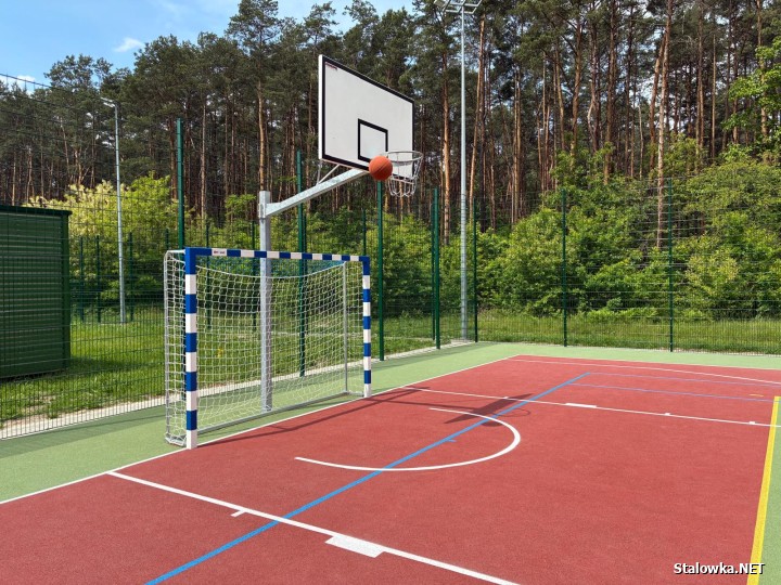 Orlik przy Centrum Edukacji Zawodowej w Stalowej Woli po remoncie.