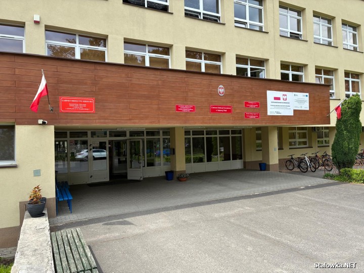 Orlik przy Centrum Edukacji Zawodowej w Stalowej Woli po remoncie.