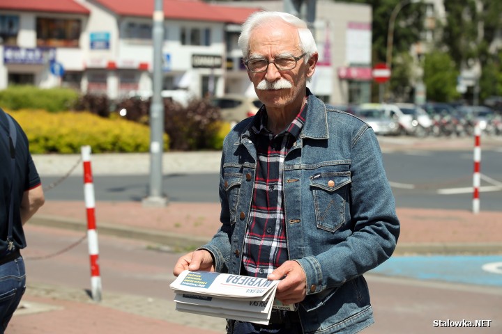 Na stalowowolskim targowisku zachęcano do głosowania na Karola Nawrockiego.