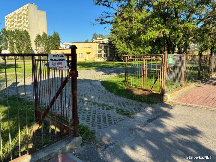 Nowy parking i więcej miejsc przy szkole specjalnej.