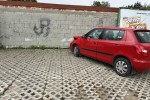 W Pysznicy auto wjechało w budynek.