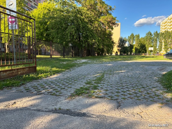 Nowy parking i więcej miejsc przy szkole specjalnej.
