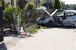 Jastkowice: 58-latek wjechał w betonowe ogrodzenie. Trafił do szpitala.