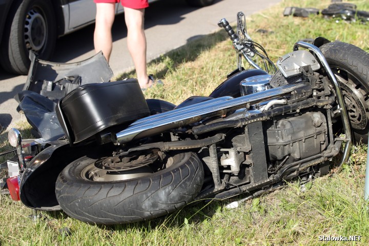 50-letni motocyklista po wypadku trafił do szpitala.
