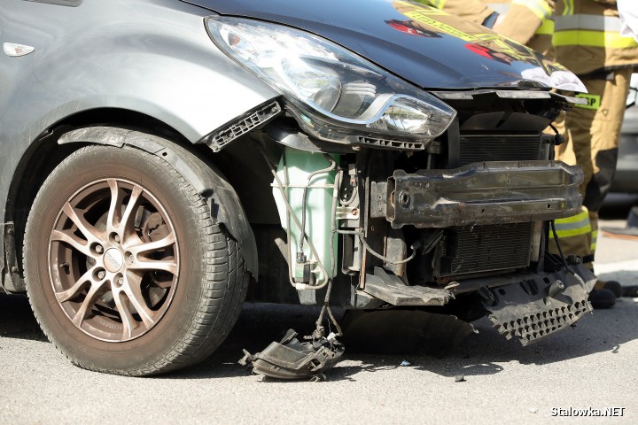 50-letni motocyklista po wypadku trafił do szpitala.