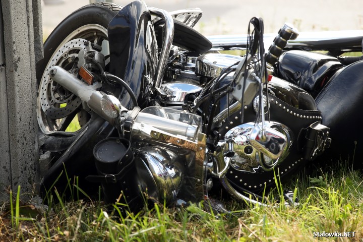 50-letni motocyklista po wypadku trafił do szpitala.