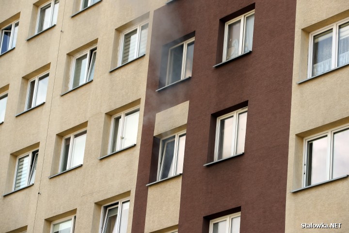 Stalowa Wola: pożar w bloku na Okulickiego.