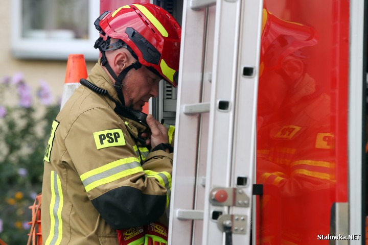 Stalowa Wola: pożar w bloku na Okulickiego.