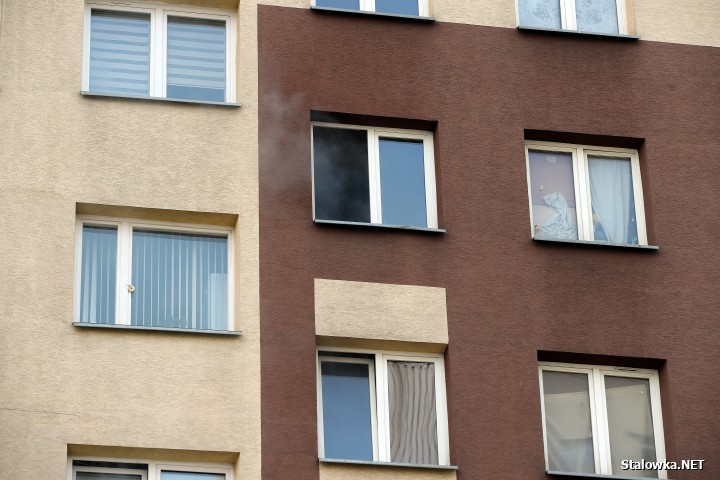 Stalowa Wola: pożar w bloku na Okulickiego.