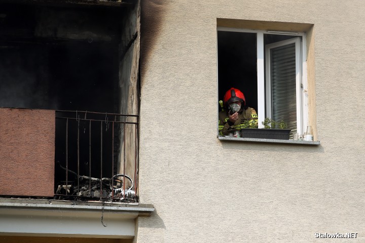 Stalowa Wola: pożar w bloku na Okulickiego.