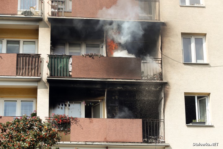 Stalowa Wola: pożar w bloku na Okulickiego.