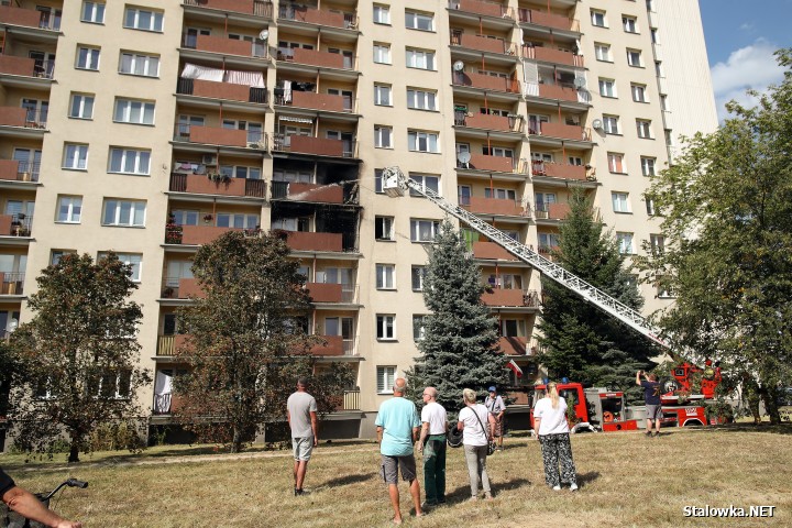 Stalowa Wola: pożar w bloku na Okulickiego.