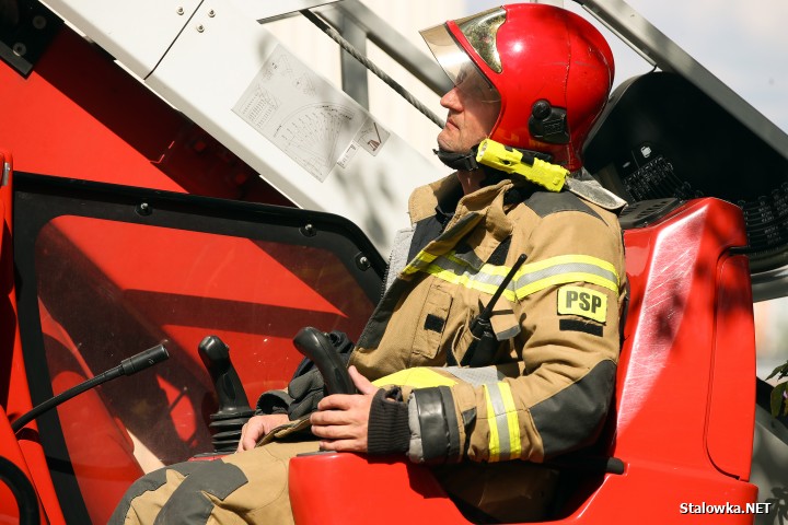 Stalowa Wola: pożar w bloku na Okulickiego.