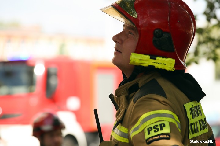 Stalowa Wola: pożar w bloku na Okulickiego.