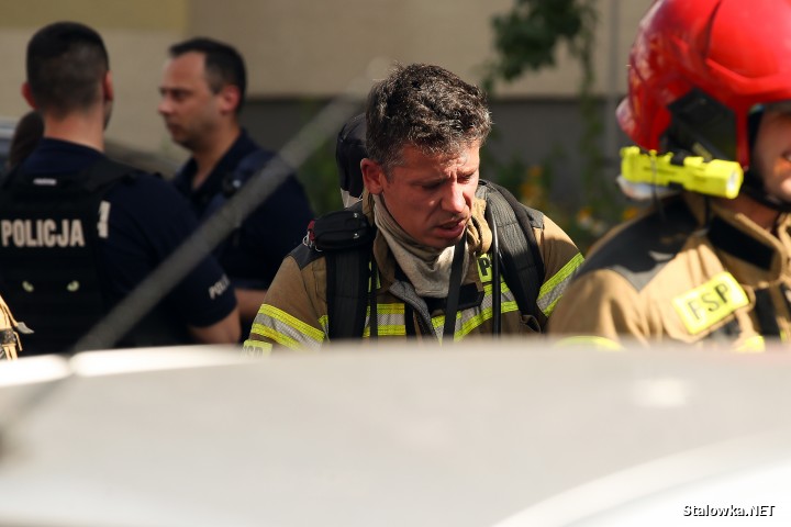 Stalowa Wola: pożar w bloku na Okulickiego.