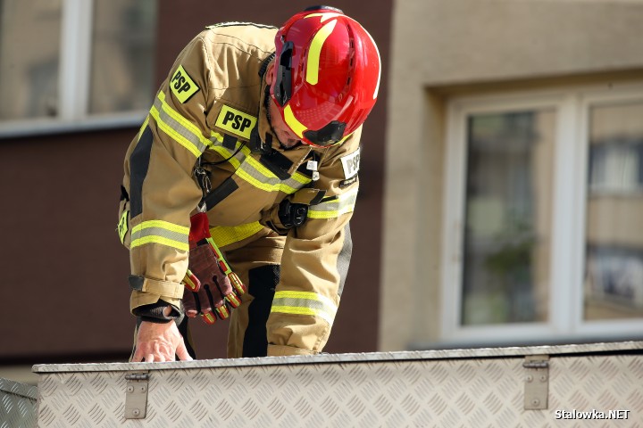 Stalowa Wola: pożar w bloku na Okulickiego.