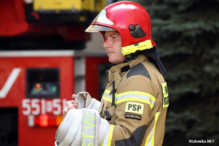 Stalowa Wola: pożar w bloku na Okulickiego.