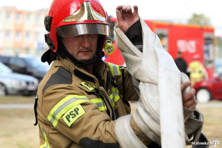 Stalowa Wola: pożar w bloku na Okulickiego.