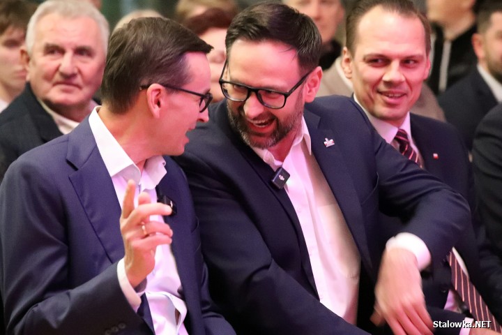 Morawiecki i Obajtek na spotkaniu w Stalowej Woli.
