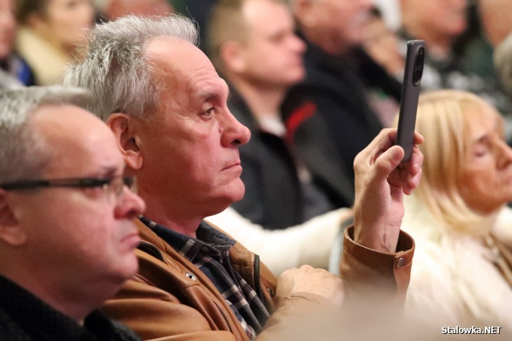 Morawiecki i Obajtek na spotkaniu w Stalowej Woli.