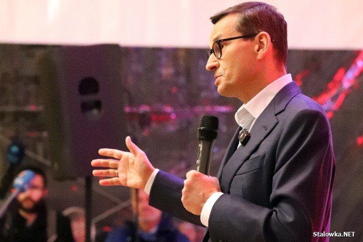 Morawiecki i Obajtek na spotkaniu w Stalowej Woli.